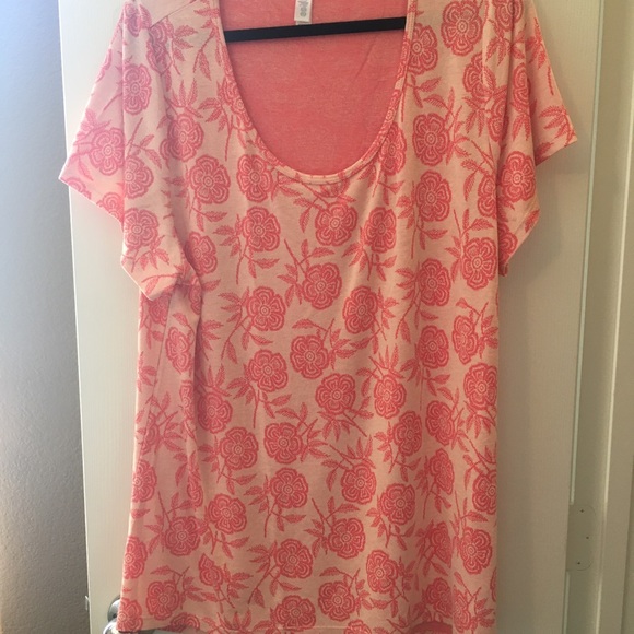 LuLaRoe Tops - Lularoe Classic T